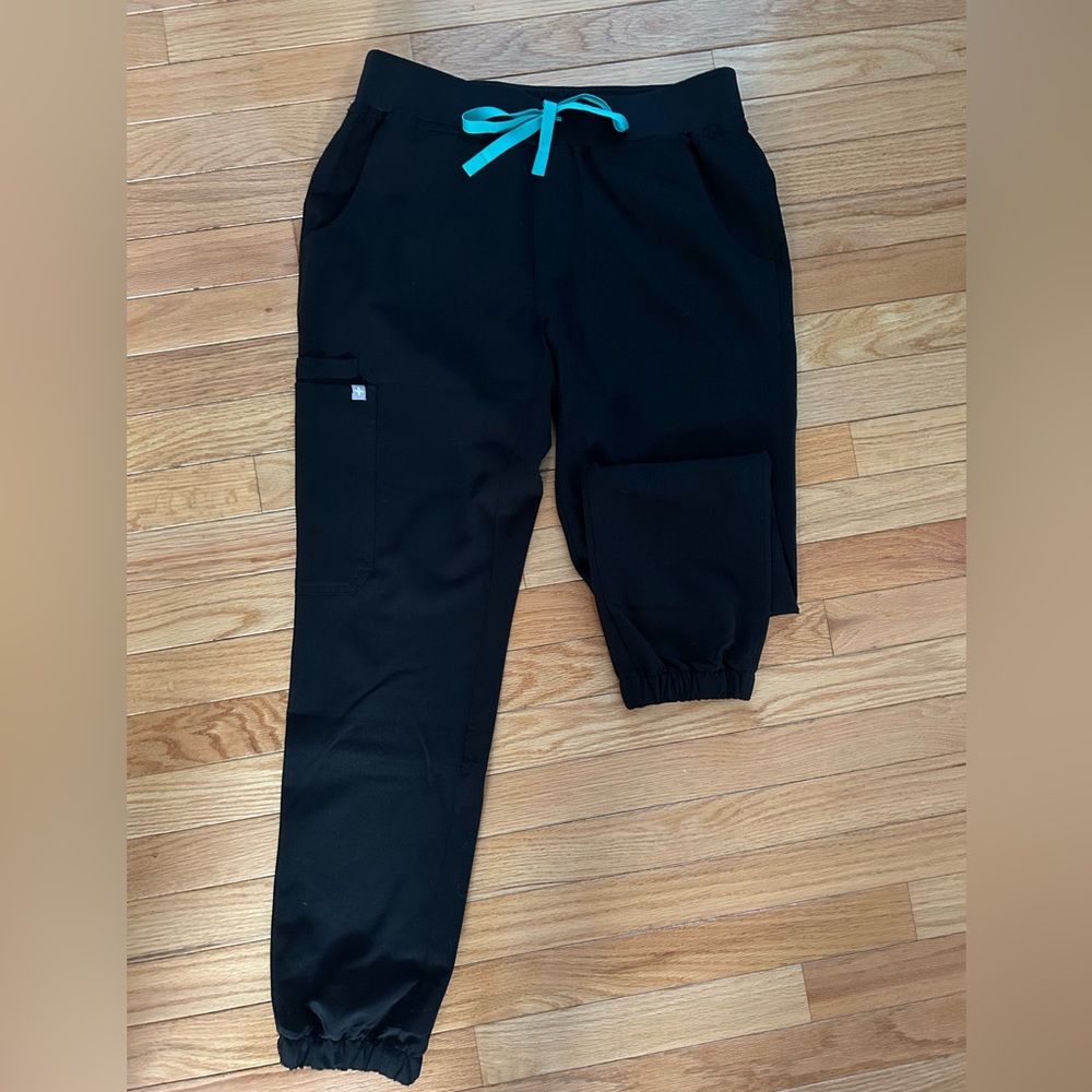 FIGS scrubs